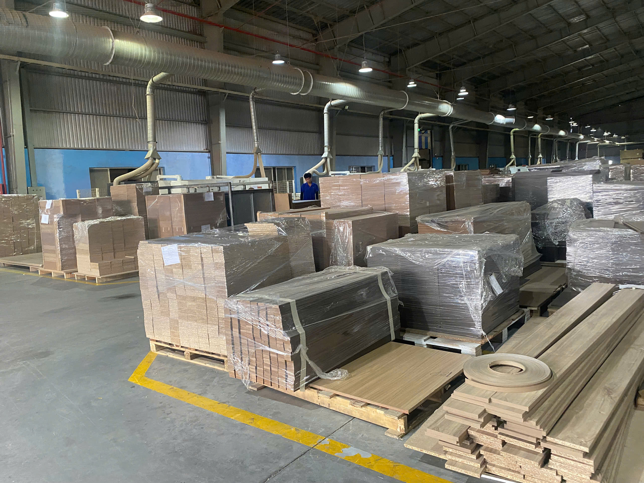 Parts waiting edge banding.jpg